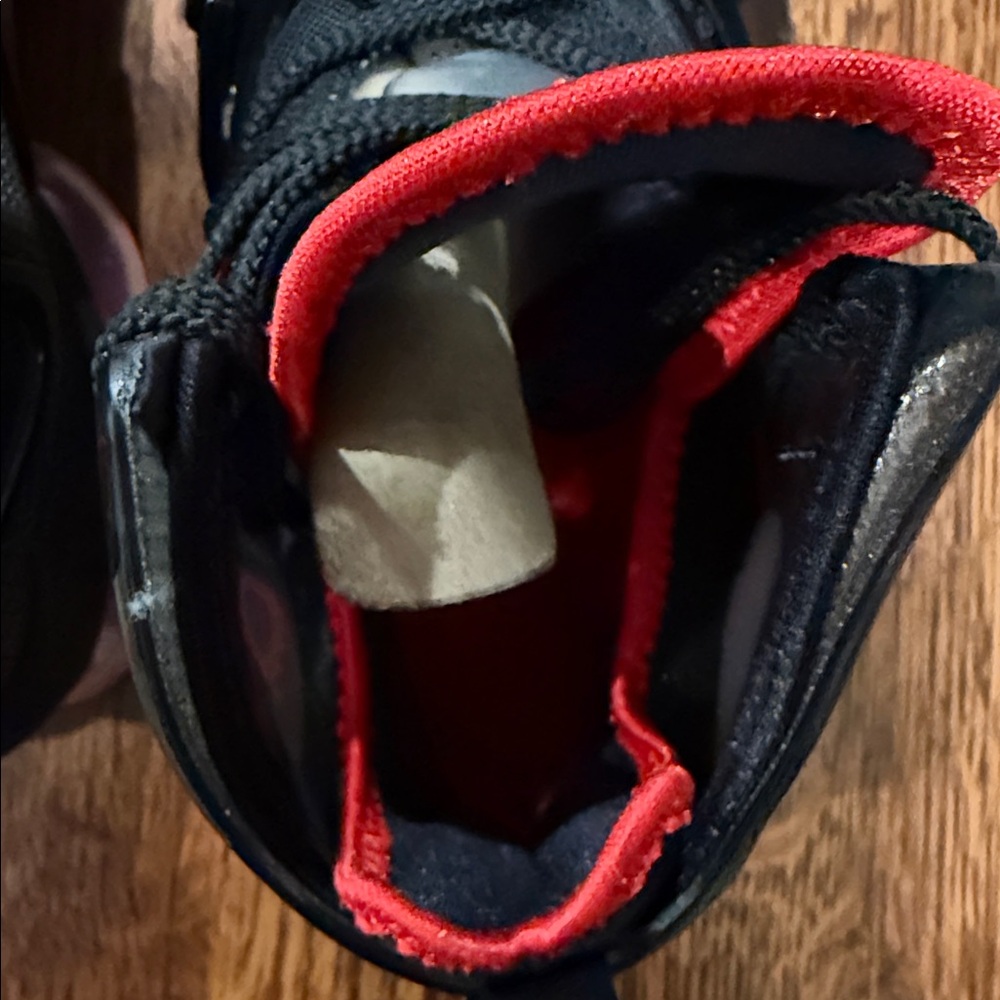 Nike LeBron XIX Sneakers - Size 9.5 - Picture 12 of 12